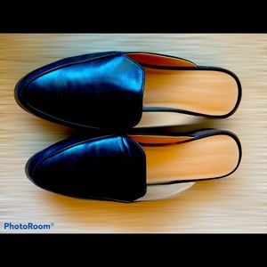 Never worn Steve Madden Mules
